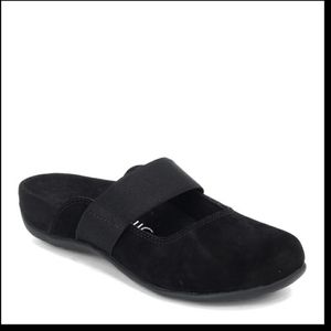 Vionic Laurel Suede Mules Slides Sz 7 in black
